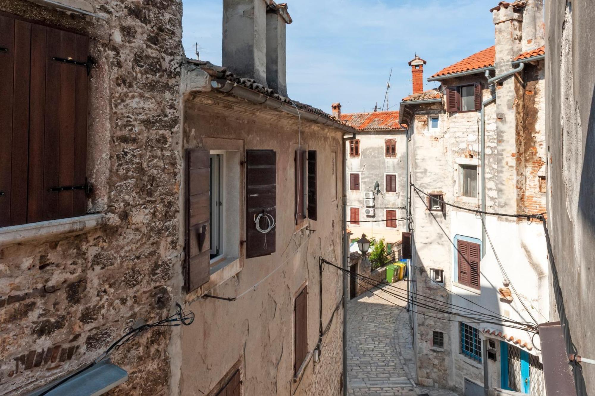 House Elisabeth - A Charming Old Town Property Ровинь Экстерьер фото